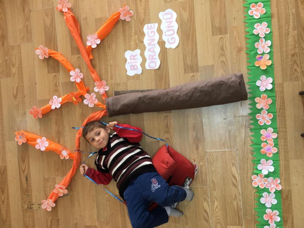 Turuncu Orange Parti ile renkleri anlamak daha kolay